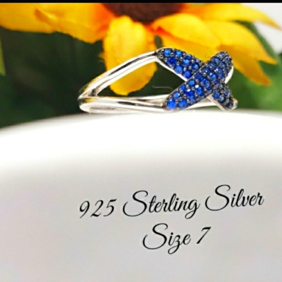 Beautiful 925 Sterling Silver Blue CZ Ring Size 7 - Picture 2 of 5
